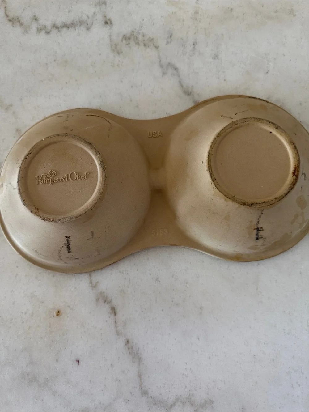 Pampered Chef Tan Double Bowl Organizer